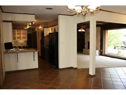 137 Cameron, Altus, OK 73521 photo 3