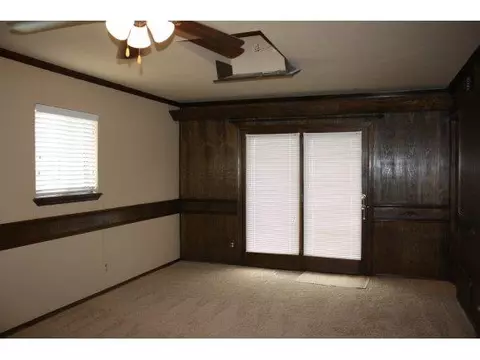 137 Cameron, Altus, OK 73521 photo 4