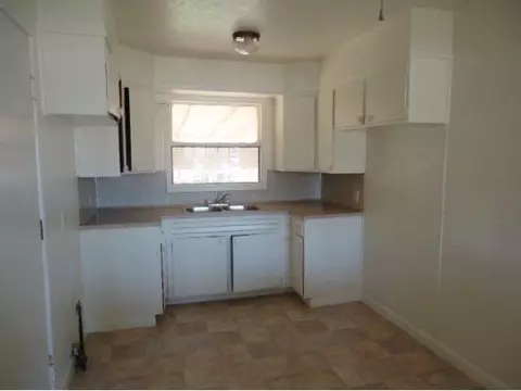 904 N Thomas, Altus, OK 73521 photo 3