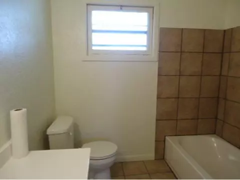 904 N Thomas, Altus, OK 73521 photo 5