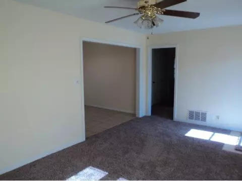 817 E Sycamore, Altus, OK 73521 photo 2