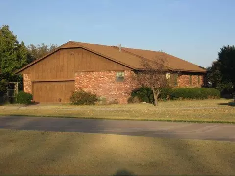 221 NW Boundry Rd, Erick, OK 73645 photo 2