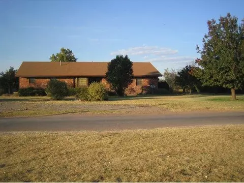 221 NW Boundry Rd, Erick, OK 73645 photo 1