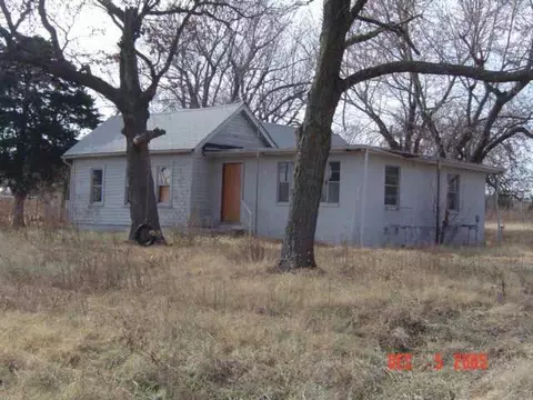 5601 N Harrah Rd, Harrah, OK 73045 photo 1