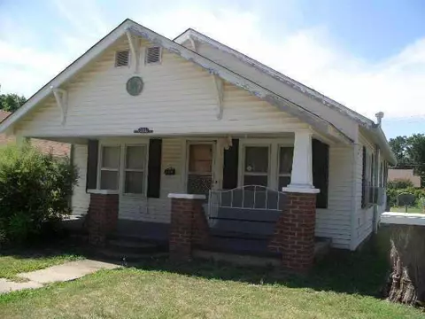 205 W Second St, Watonga, OK 73772 photo 1