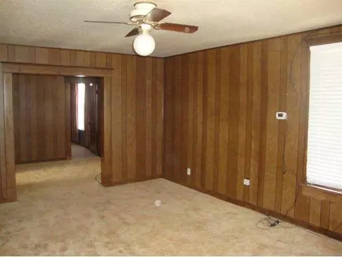 425 E Main Hydro, Hydro, OK 73048 photo 2