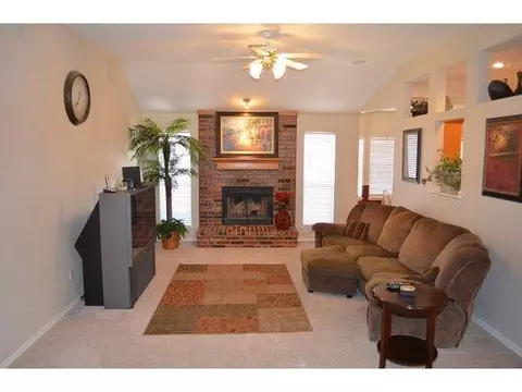 3805 Harmony Dr, Moore, OK 73160 photo 5