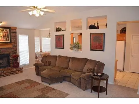3805 Harmony Dr, Moore, OK 73160 photo 8