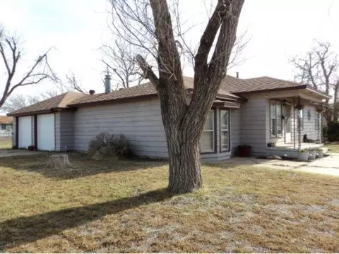 1201 E Chestnut, Altus, OK 73521 photo 2