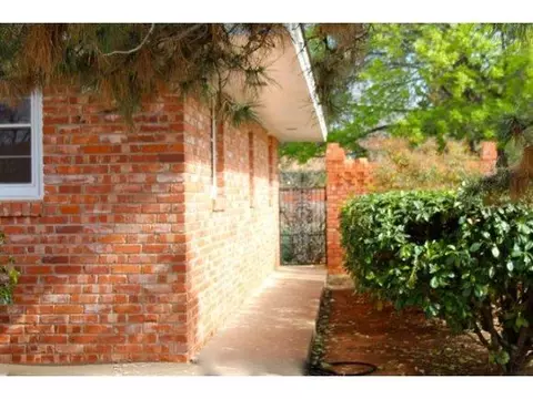 601 Pine Tree, Frederick, OK 73542 photo 3