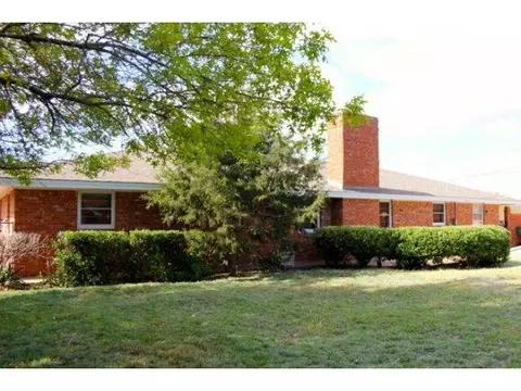 601 Pine Tree, Frederick, OK 73542 photo 6