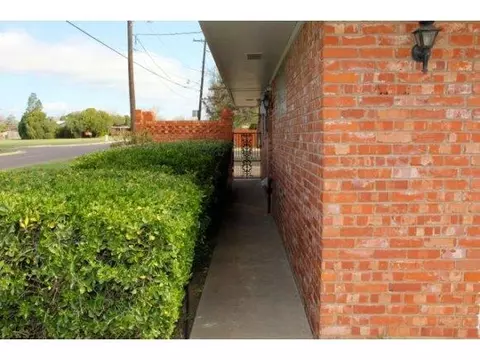 601 Pine Tree, Frederick, OK 73542 photo 4
