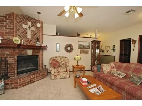404 Crest, Norman, OK 73071 photo 5
