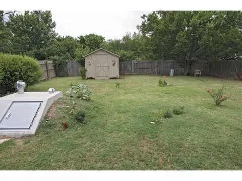 404 Crest, Norman, OK 73071 photo 3