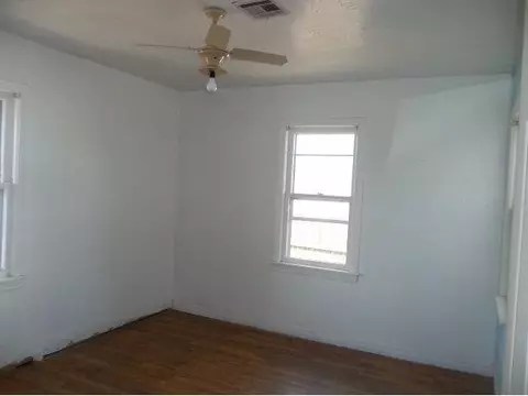 1124 Maple, Altus, OK 73521 photo 5