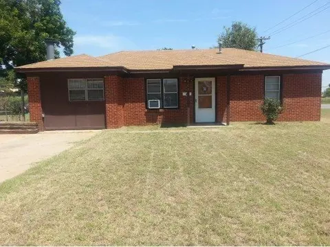 1409 E Oakhurst, Altus, OK 73521 photo 1