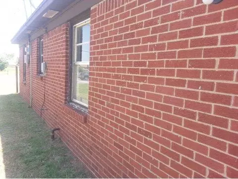 1409 E Oakhurst, Altus, OK 73521 photo 5