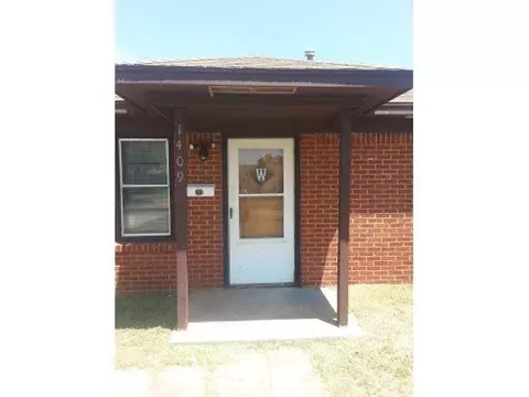 1409 E Oakhurst, Altus, OK 73521 photo 2