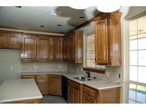 1904 Cody Ct, Tuttle, OK 73089 photo 3