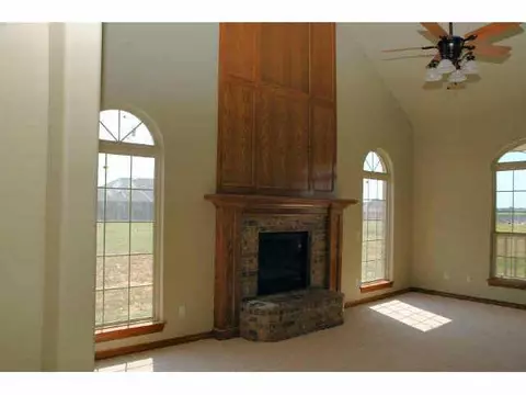 1904 Cody Ct, Tuttle, OK 73089 photo 2