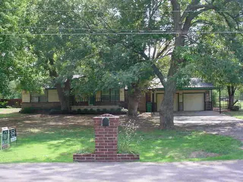 2432 E Frontier Ter, Mustang, OK 73064 photo 1
