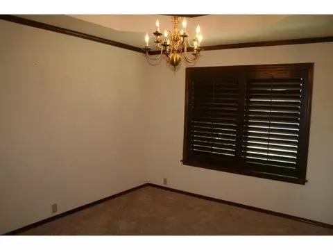 217 Val Verde, Altus, OK 73521 photo 4