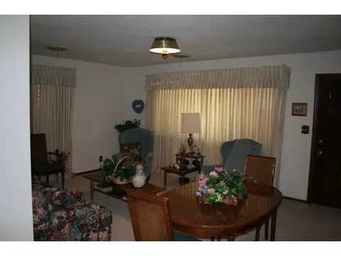 800 E Cypress, Altus, OK 73521 photo 9