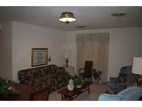 800 E Cypress, Altus, OK 73521 photo 10