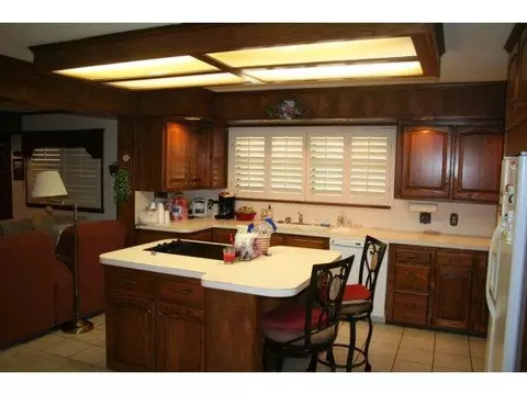 800 E Cypress, Altus, OK 73521 photo 5