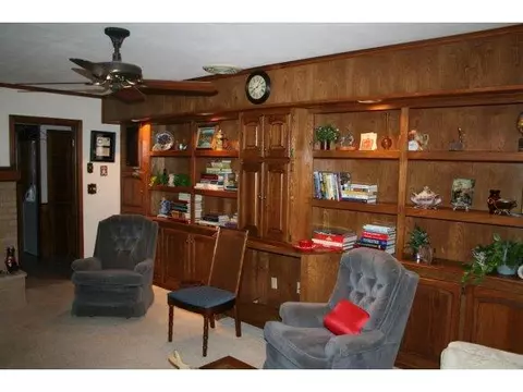 800 E Cypress, Altus, OK 73521 photo 3