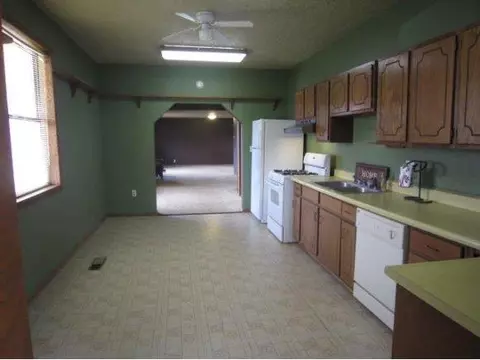 301 S Main St, Thomas, OK 73669 photo 6