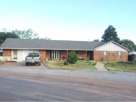 1109 E Clay, Cheyenne, OK 73628 photo 1