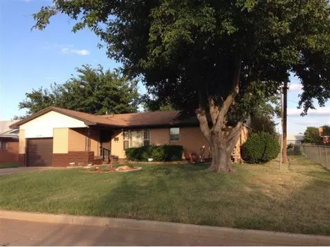 1808 Beverly, Altus, OK 73521 photo 32