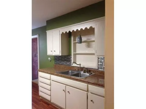 1808 Beverly, Altus, OK 73521 photo 9