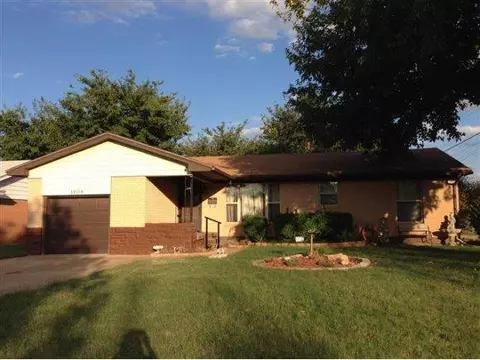 1808 Beverly, Altus, OK 73521 photo 1