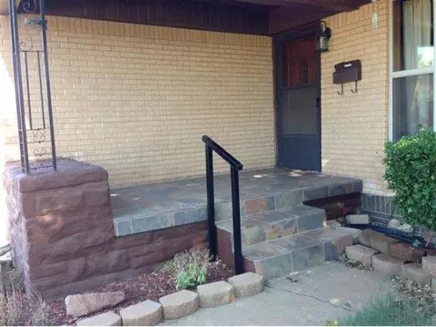 1808 Beverly, Altus, OK 73521 photo 4