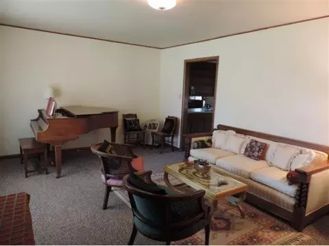 1407 Oak, Clinton, OK 73601 photo 3