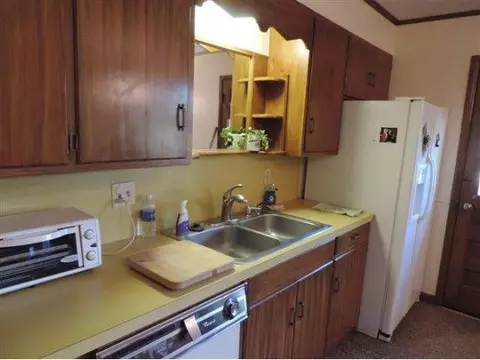 1407 Oak, Clinton, OK 73601 photo 8