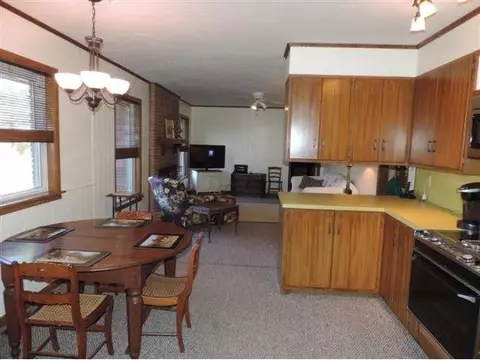 1407 Oak, Clinton, OK 73601 photo 9