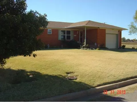 1604 Monroe, Altus, OK 73521 photo 1