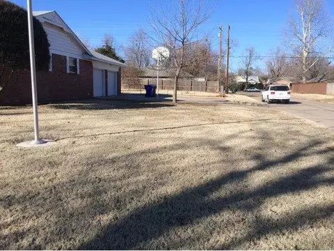 1401 Vine, Norman, OK 73072 photo 2