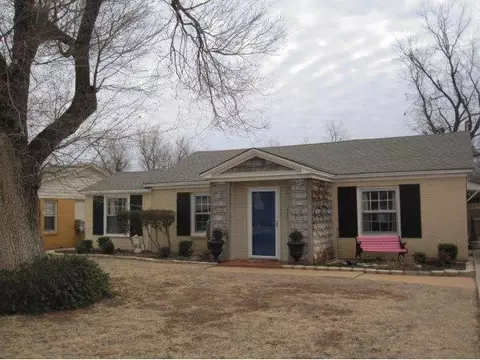 1004 Elm, Altus, OK 73521 photo 4