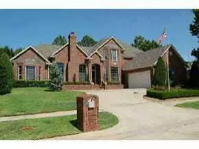2005 Trophy Dr, Norman, OK 73072 photo 1