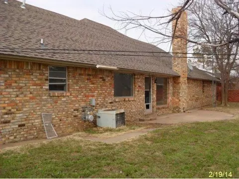 906 12th, Snyder, OK 73566 photo 2