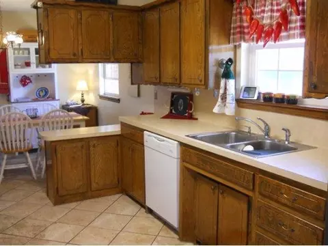 737 N Brewer Ave, Hydro, OK 73048 photo 2