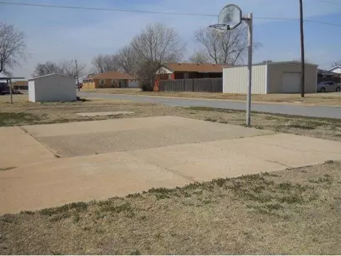 737 N Brewer Ave, Hydro, OK 73048 photo 21