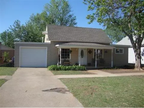 326 E 6th St, Hydro, OK 73048 photo 1