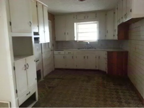 1037 E Liveoak, Altus, OK 73521 photo 6