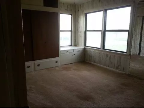 1037 E Liveoak, Altus, OK 73521 photo 3