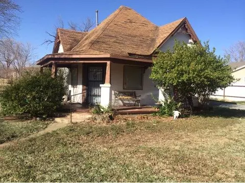 201 E 6th, Hydro, OK 73048 photo 1